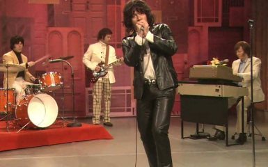 Jimmy Fallon as Jim Morrison (The Doors) sings the Reading Rainbow theme